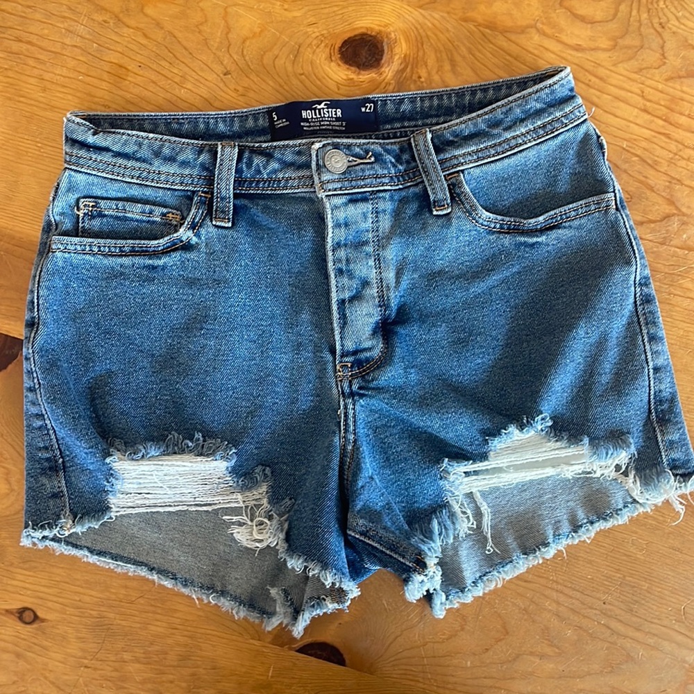 Hollister High-Rise Mom short